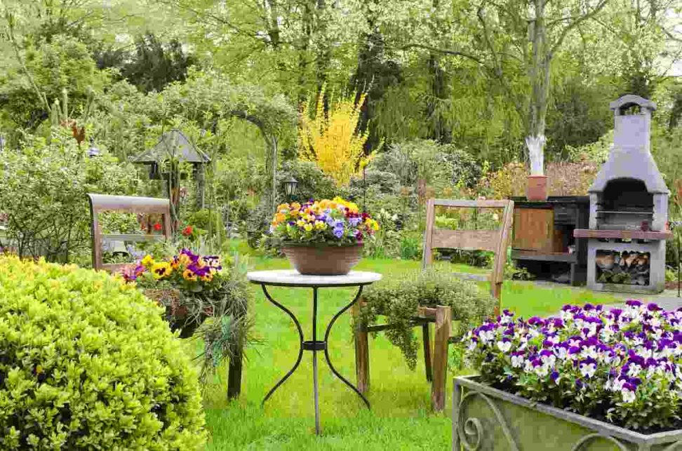ᐅ Dekoration für den Garten | Tipps für eine tolle Atmosphäre im Garten